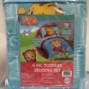 Daniel Tiger’s Neighborhood Toddler Bedding Set